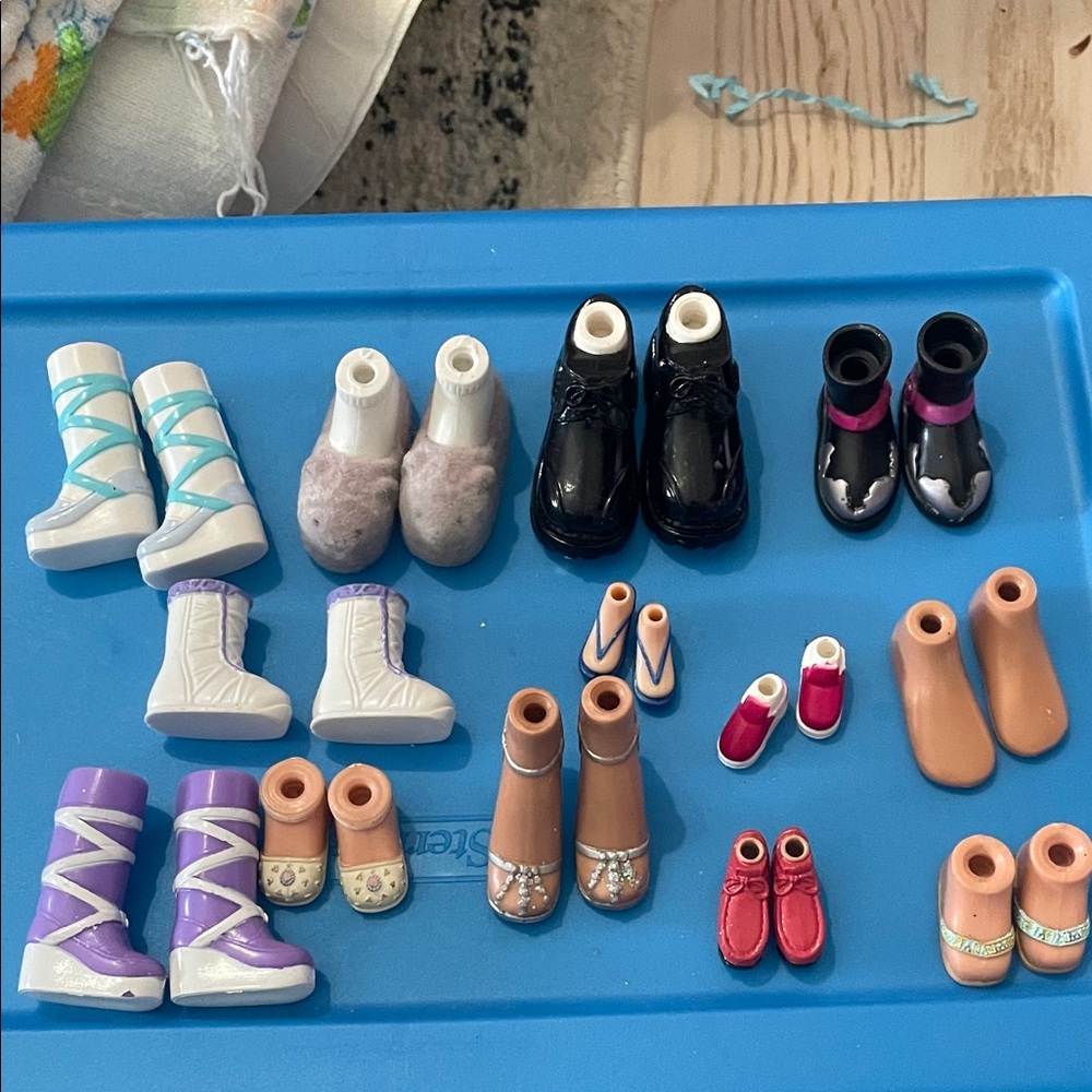 Assorted bratz  Doll Shoes - Multi-Color Pack